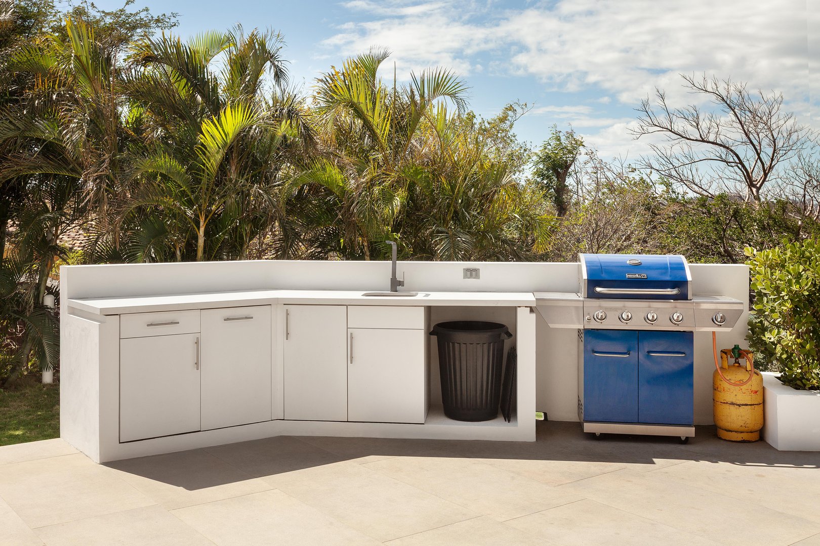 Outdoor Kitchen